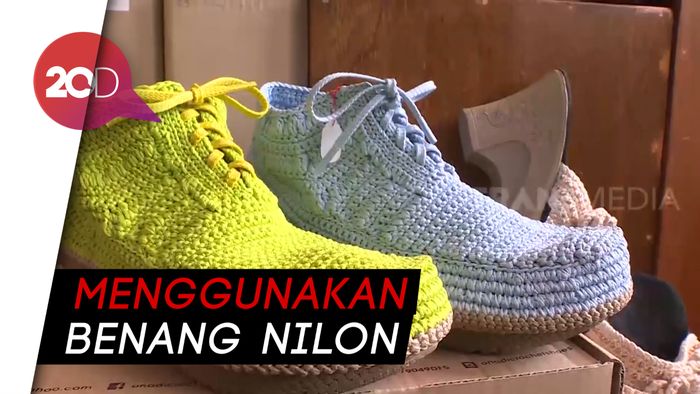 Yuk Intip Proses Pembuatan Sepatu Rajut Lokal!