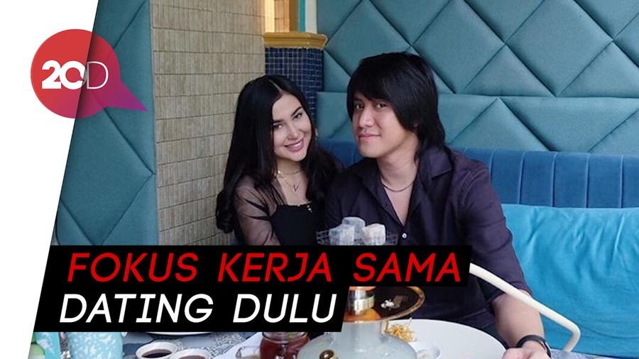 Kevin Aprilio dengan Istri Tunda Momongan Selama Setahun