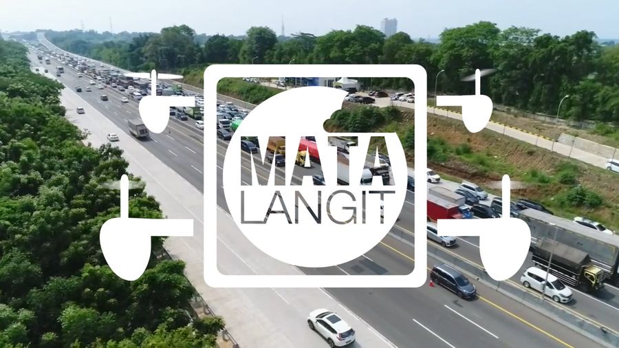 Melihat Kemacetan Mengular di Tol Japek dari Udara