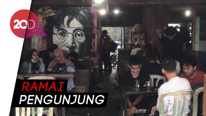 Warpat Puncak Ramai Diserbu Wisatawan