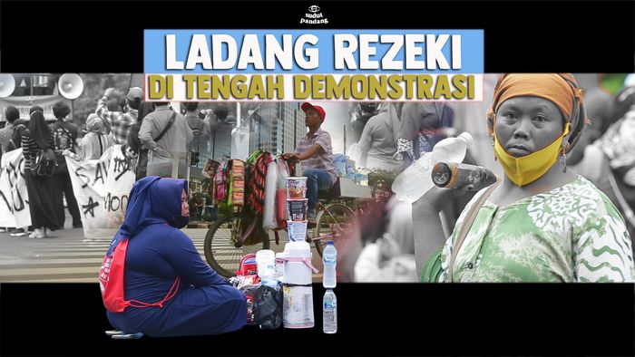 Kisah Pahit Manis Pedagang Keliling di Tengah Orasi Massa