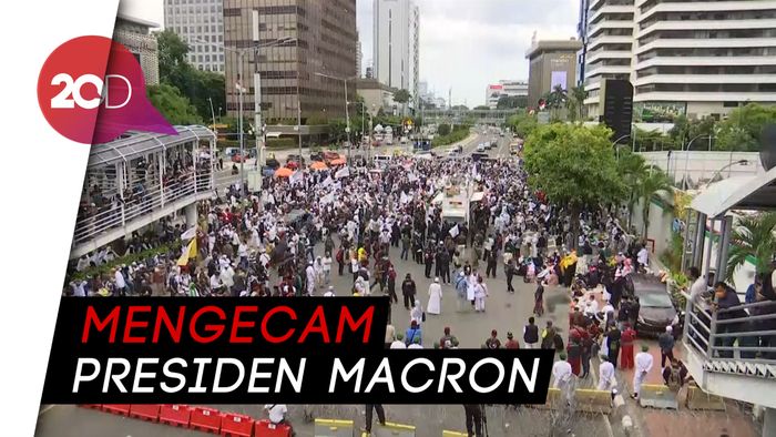 Depan Kedubes Prancis di Jakarta Dipadati Pedemo  