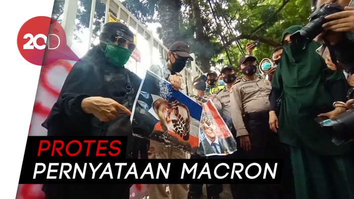 Institut Francais Indonesia di Bandung Disegel Pedemo