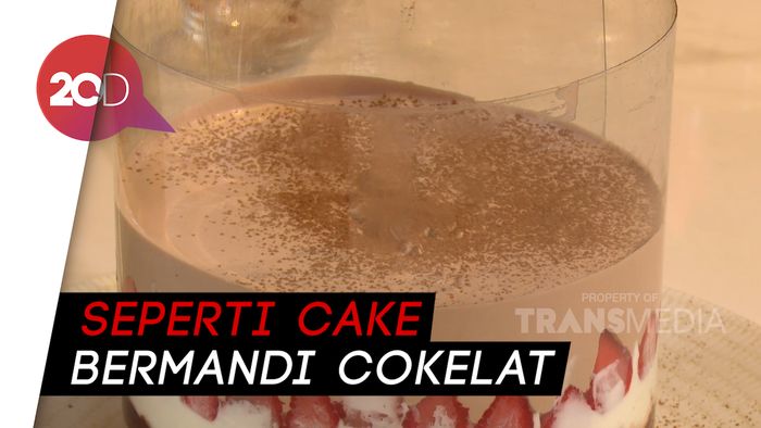 Masak Masak: Resep Cokelat Stroberi Lava Cake Viral