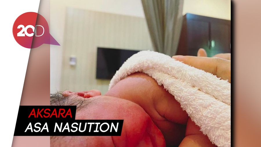 Kabar Bahagia! Raditya Dika-Anissa Aziza Dikaruniai Anak Kedua
