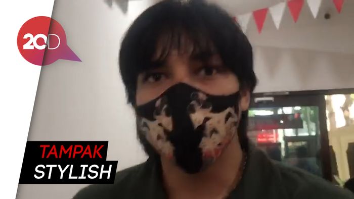 Penampilan Perdana Jefri Nichol Hadiri Sidang Wanprestasi