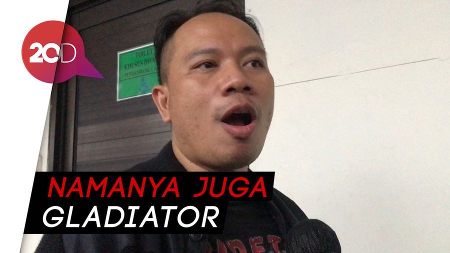 Vicky Prasetyo Bicara soal Hubungannya dengan Shezy Idris