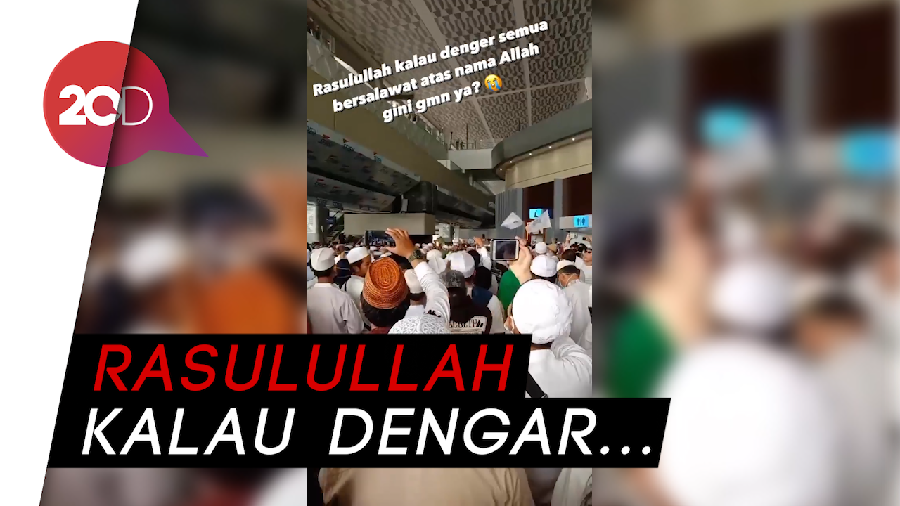 Reaksi Arie Untung Lihat Selawat Para Pendukung Habib Rizieq