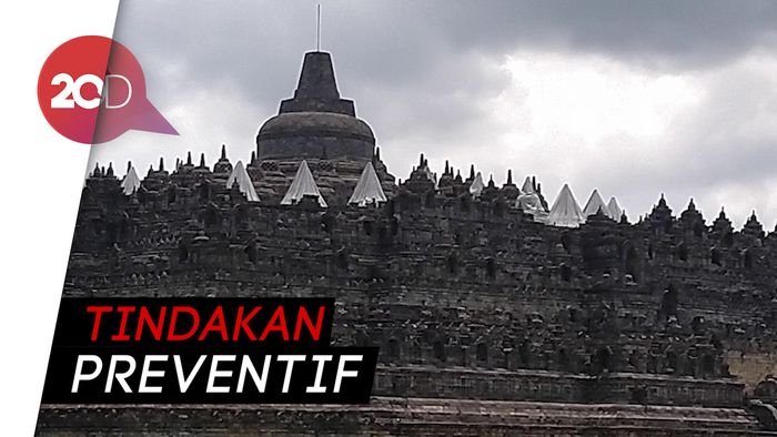 Antisipasi Erupsi Merapi, Stupa Candi Borobudur Ditutup Terpaulin