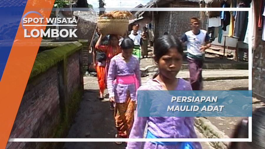 Tumbuk Padi, Kegiatan untuk Persiapan Maulid Adat, Lombok