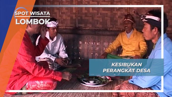 Kesibukan Perangkat Desa Sesait Lombok dalam Mempersiapkan Maulid Adat