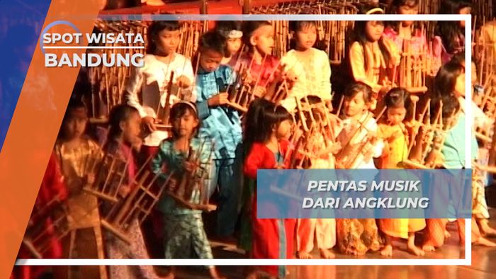 Menikmati Merdunya Pentas Musik Angklung, Bandung