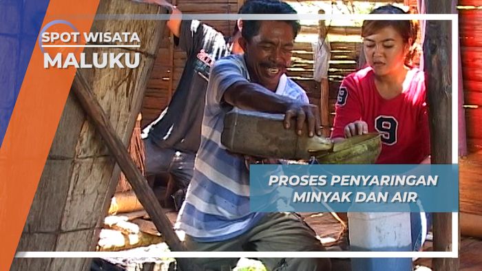 Pemisahan Minyak Kayu Putih dengan Air Hasil Sulingnya Desa Wamlana Pulau Buru Maluku