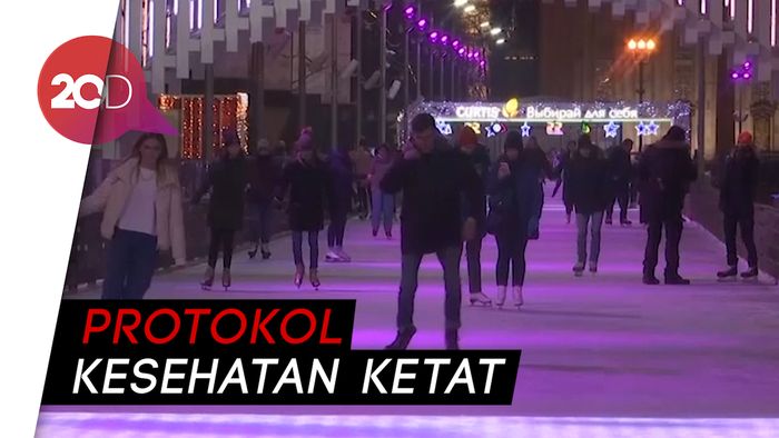 Masih Pandemi, Tempat Ski Es di Rusia Justru Dibuka 
