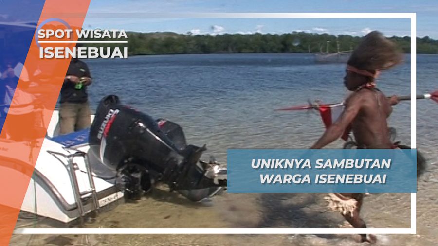 Tarian Penyambutan oleh Warga Isenebuai, Pulau Rumberpon, Papua Barat