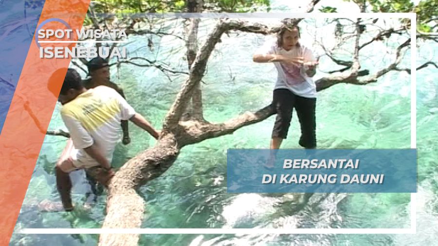 Bersantai di Karung Dauni, Isenebuai, Pulau Rumberpon, Papua Barat