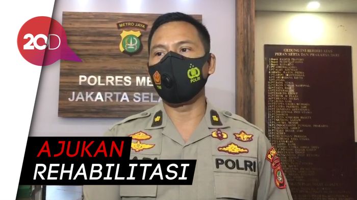 Iyut Bing Slamet Dibawa ke BNNK untuk Jalani Asesmen