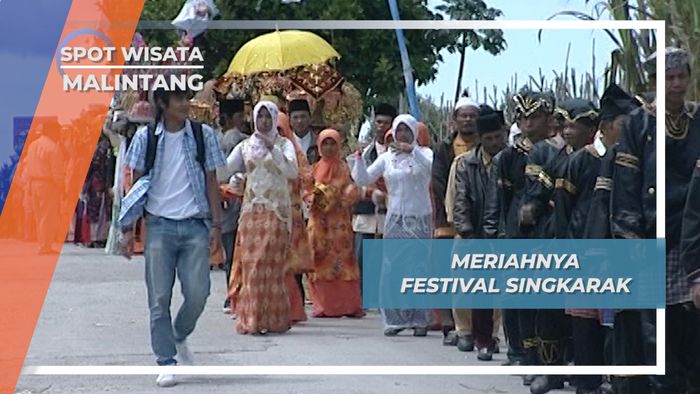 Meriahnya Arak Arakan Festival Singkarak Solok Sumatera Barat