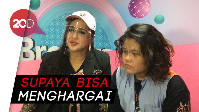 Hindari Anak Kecanduan Gawai, Paramitha Rusady Kenalkan Kegiatan Alam