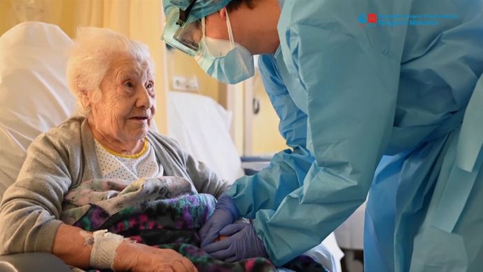 Keren! Nenek Berumur 104 Tahun di Spanyol Sembuh dari Covid-19