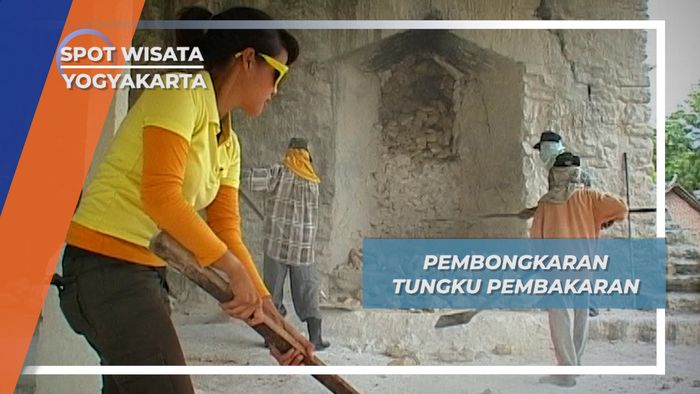 Seperti Sauna, Begini Rasanya bongkar Tungku Pembakaran Gamping,  Yogyakarta