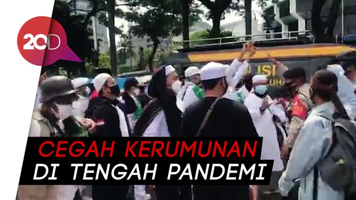 Ribut-ribut Aksi 1812 Dibubarkan Aparat