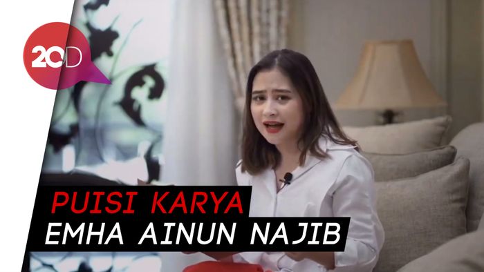 Pembacaan Puisi Prilly Latuconsina Cs di Peringatan Hari Bela Negara