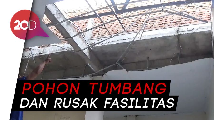  Angin Kencang Terjang Pinrang, Atap Rumah Warga Berterbangan