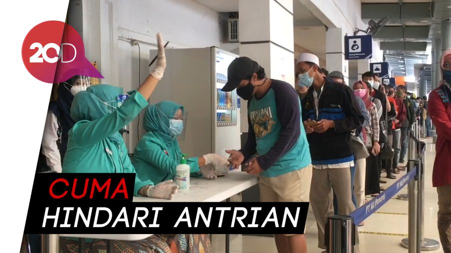 Kata Penumpang soal Calo Rapid Test di Stasiun Pasar Senen