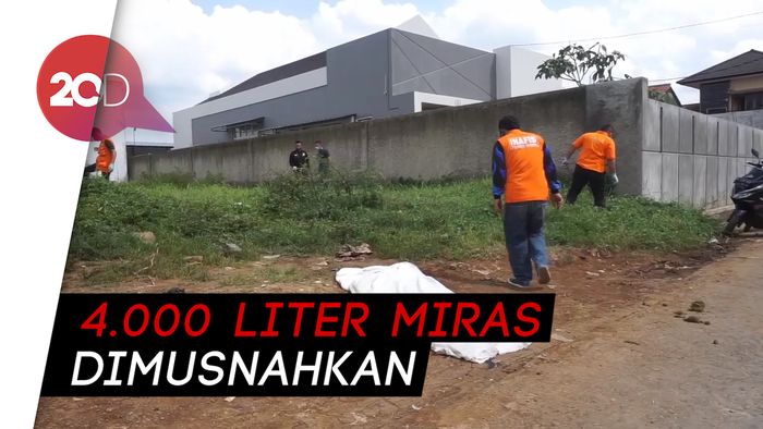 Buntut Insiden Pembunuhan, Ribuan Miras di Bandung Dimusnahkan