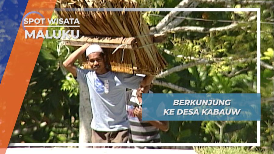  Ate, Atap Dari Pelepah Daun Sagu di Desa Kabauw Maluku