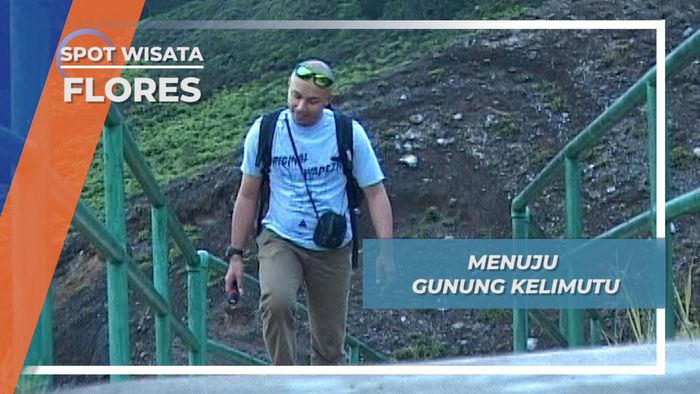 Menaiki Anak Tangga, Mengapai Puncak Gunung Tiga Warna Pemo Kelimutu