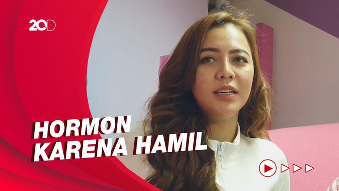 Ratu Rizky Tepis Isu Keretakan Rumah Tangganya dengan Bek Persija