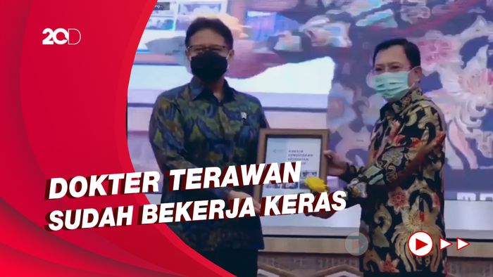 Sertijab Menkes, Budi Gunadi Sampaikan Puisi untuk Terawan