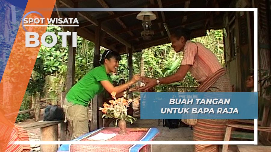 Buah Tangan Sirih Pinang Untuk Bapa Raja Boti Timor Tengah Selatan