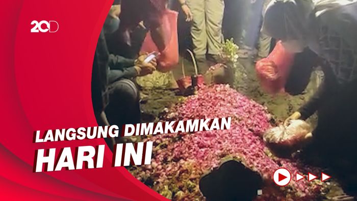 Suasana Haru Pemakaman Chacha Sherly Eks Trio Macan di Sidoarjo