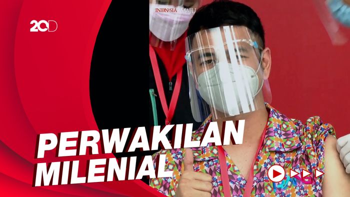 Raffi Ahmad Disuntik Vaksin