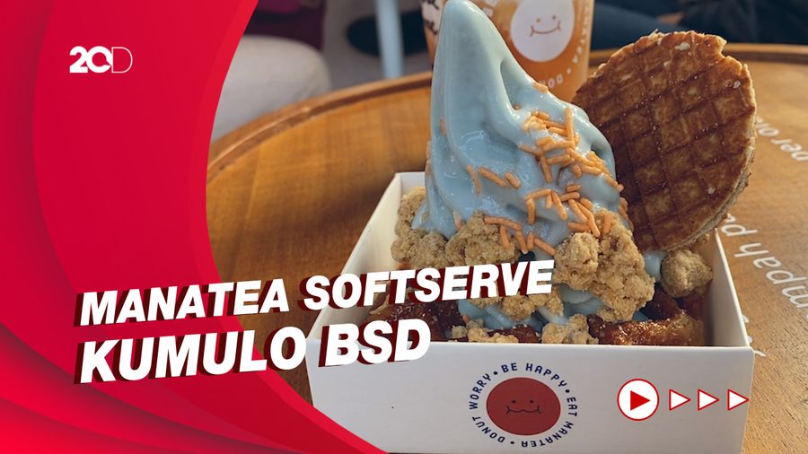 Yummy! Ngemil Waffle Es Krim Lezat di Kafe Kekinian