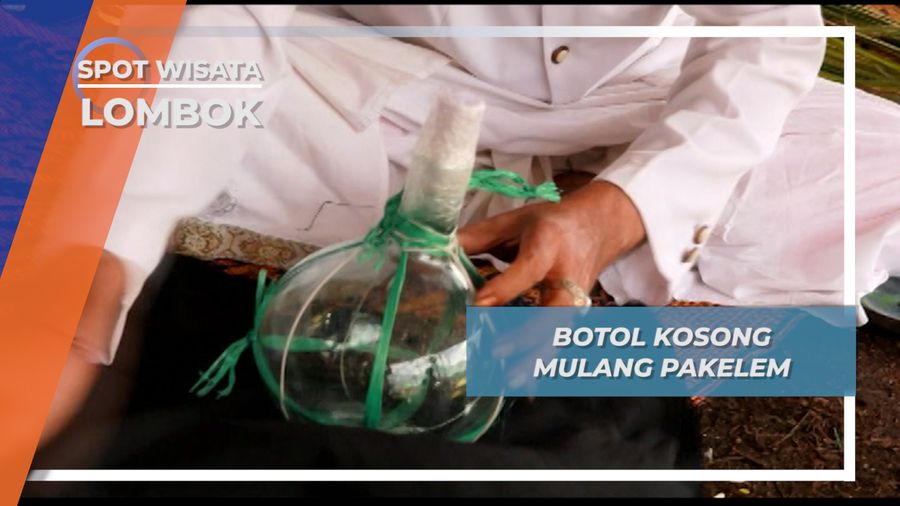 Menenggelamkan Botol Kosong pada Tradisi Mulang Pakelem Danau Segara Anak Lombok