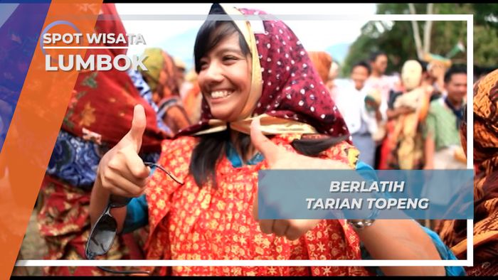 Keceriaan Dalam Berlatih Tarian Topeng Lumbok Lampung Barat