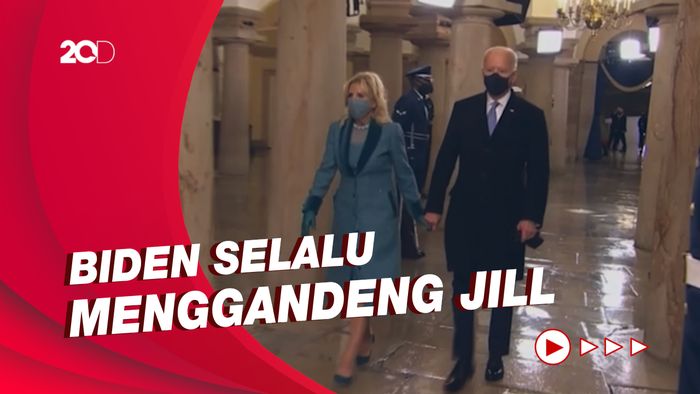 Kemesraan Joe Biden dan Jill Biden di Acara Pelantikan Presiden AS