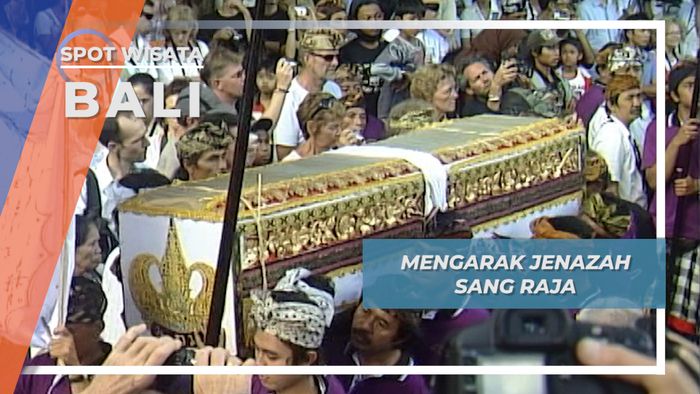 Memerluakan 300 Orang Lebih untuk Mengarak Jenazah Keluarga Raja Bali