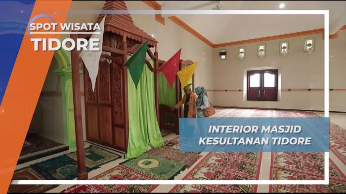 Mimbar Terpisah untuk Salat Sultan, Masjid Kesultanan Tidore