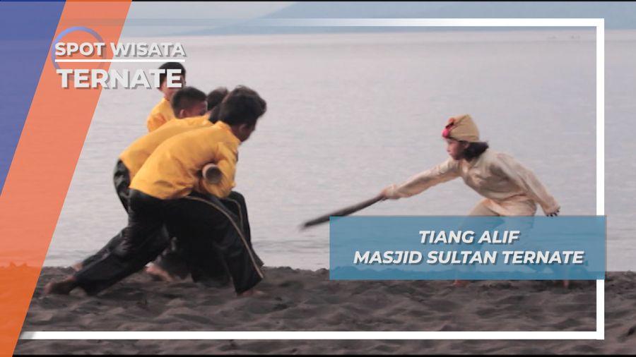 Tiang Alif Berukuran Besar di Masjid Sultan Ternate Maluku Utara