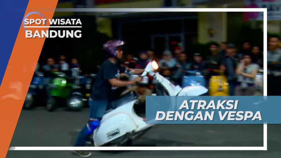 Atraksi dengan Motor Vespa Tua? Siapa Takut!