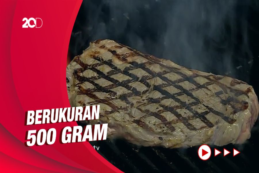 Bikin Laper: Nikmatnya Tomahawk Steak Hot Stone di Kelapa Gading