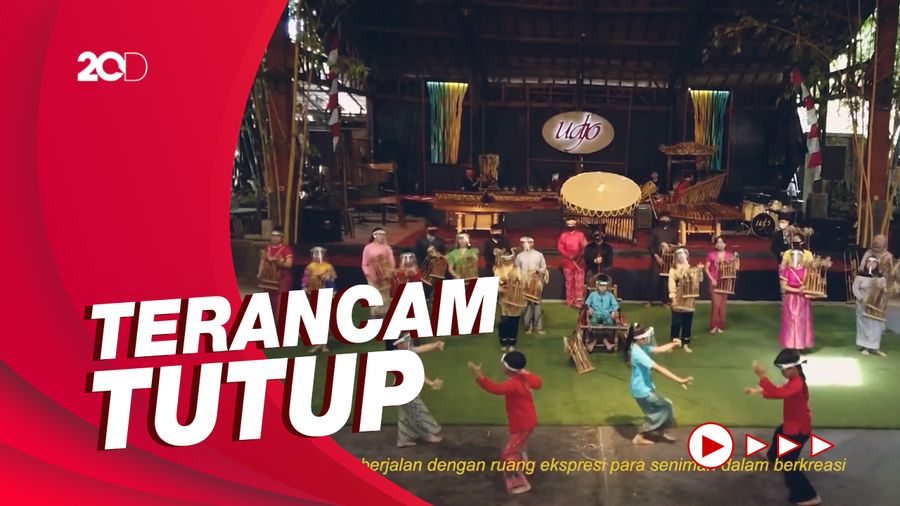 Di Ambang Keterpurukan, Ini Strategi Saung Angklung Udjo 