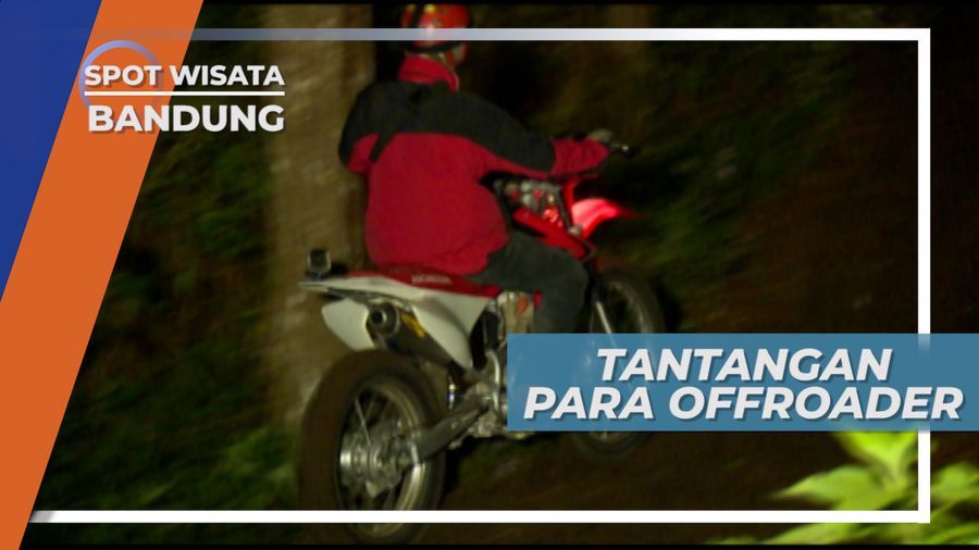 Motor Trail Berkubang Lumpur Di Gelapnya Malam, Offroader Gunung Putri Bandung