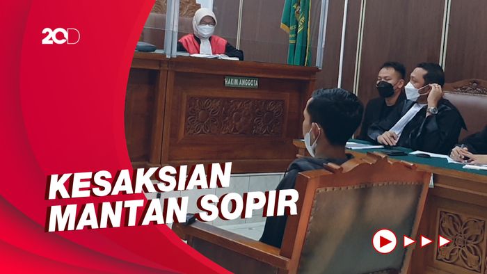 Selain Fiki Alman, Ada Pria Lain yang Menginap di Rumah Angel Lelga