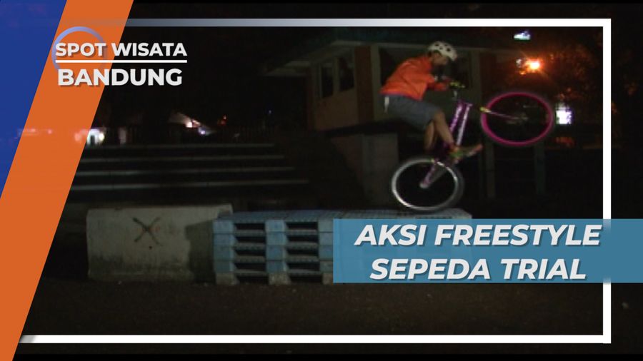 Freestyler Handal Beraksi Dengan Bike Trial Bandung